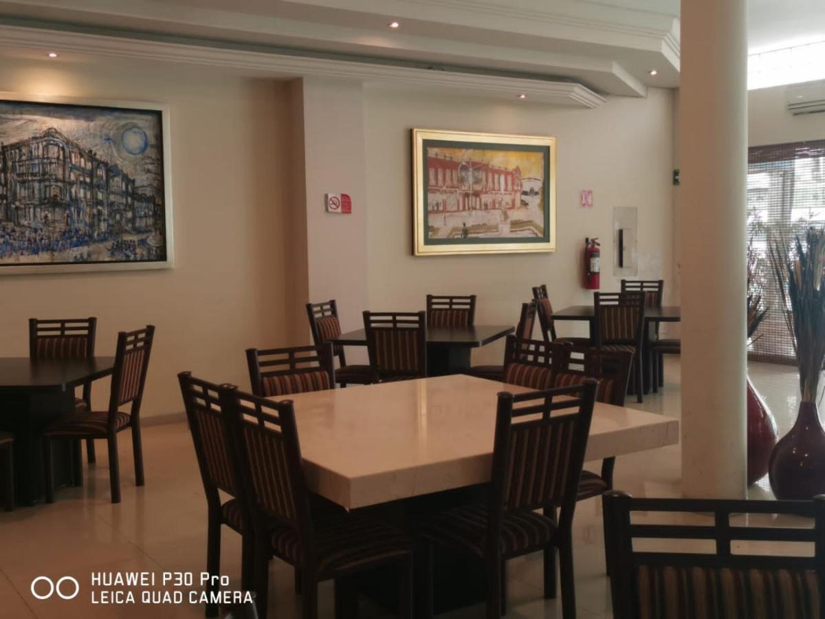 Savoy Express Hotel Torreón Екстериор снимка