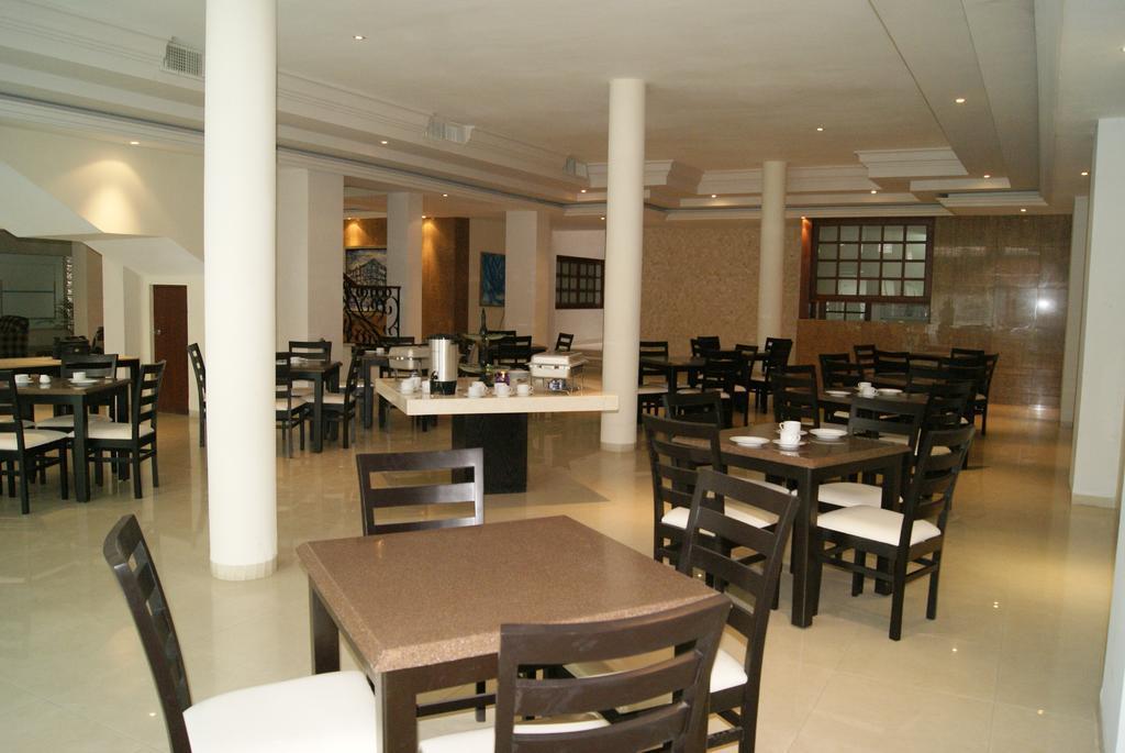 Savoy Express Hotel Torreón Екстериор снимка