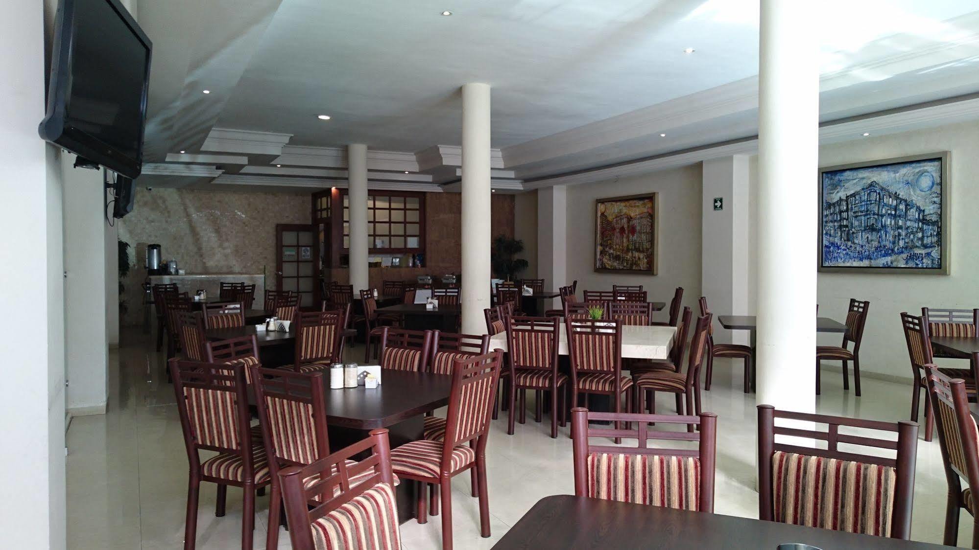 Savoy Express Hotel Torreón Екстериор снимка