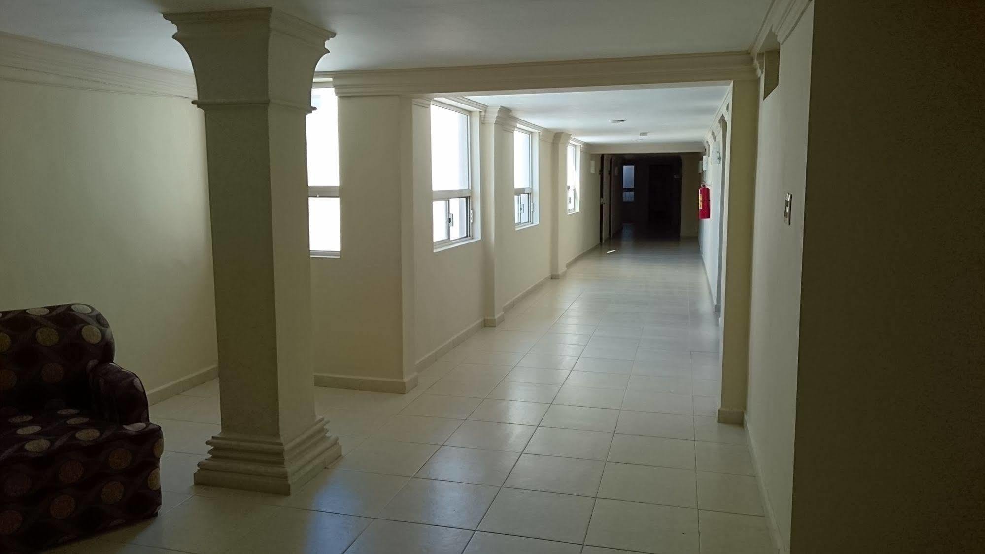 Savoy Express Hotel Torreón Екстериор снимка